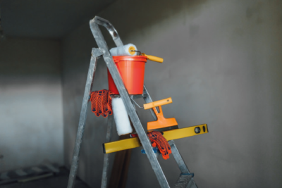 PAINTING & DECORATING